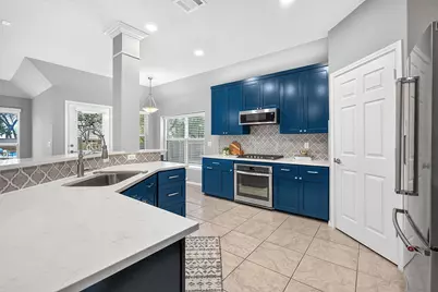 516 Carismatic Lane, Austin, TX 78748 - Photo 8