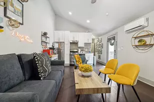1139 1/2 Poquito St, Austin, TX 78702 - Photo 6