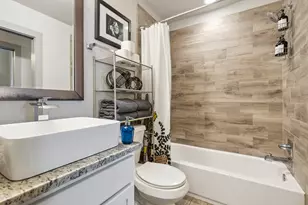 1139 1/2 Poquito St, Austin, TX 78702 - Photo 14