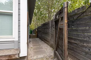1139 1/2 Poquito St, Austin, TX 78702 - Photo 22