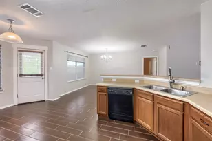 1011 Shadow Creek Blvd, Buda, TX 78610 - Photo 10