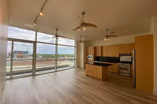 555 E 5th St, Austin, TX 78701 - Photo 4