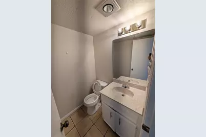 7800 Northcrest Boulevard #204, Austin, TX 78752 - Photo 26