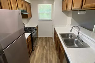 806 Sirocco Dr, Austin, TX 78745 - Photo 2