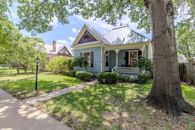 504 Gresham Street, Smithville, TX 78957 - Photo 2