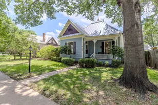 504 Gresham St, Smithville, TX 78957 - Photo 2