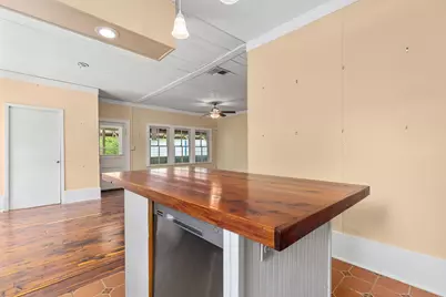 504 Gresham Street, Smithville, TX 78957 - Photo 28