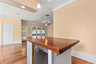 504 Gresham St, Smithville, TX 78957 - Photo 28