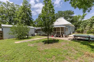504 Gresham St, Smithville, TX 78957 - Photo 36