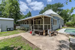 504 Gresham St, Smithville, TX 78957 - Photo 34