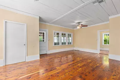 504 Gresham Street, Smithville, TX 78957 - Photo 28