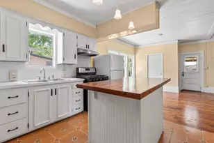504 Gresham St, Smithville, TX 78957 - Photo 26