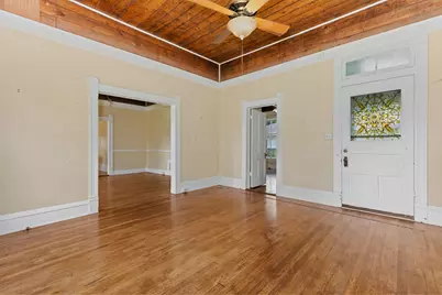 504 Gresham Street, Smithville, TX 78957 - Photo 6