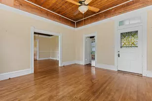504 Gresham St, Smithville, TX 78957 - Photo 6