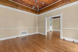 504 Gresham St, Smithville, TX 78957 - Photo 10