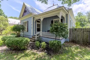 504 Gresham St, Smithville, TX 78957 - Photo 4