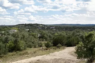 980 Sycamore Creek Dr, Dripping Springs, TX 78620 - Photo 2