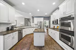 13000 Titus Ct, Austin, TX 78732 - Photo 8