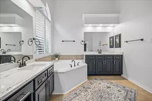 13000 Titus Ct, Austin, TX 78732 - Photo 6