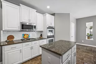 13000 Titus Ct, Austin, TX 78732 - Photo 10