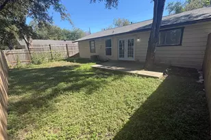 6220 Thurgood Ave, Austin, TX 78721 - Photo 24