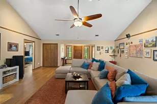 9905 Murmuring Creek Dr, Austin, TX 78736 - Photo 10