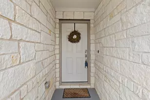 1012 S San Marcos St, Manor, TX 78653 - Photo 4