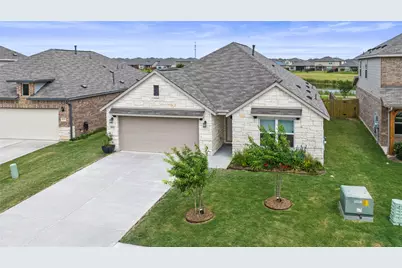 1012 S San Marcos Street, Manor, TX 78653 - Photo 2