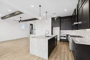 12 Maybury Wy, Lakeway, TX 78738 - Photo 4