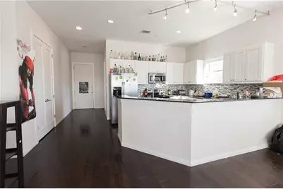 2708 San Pedro Street #302, Austin, TX 78705 - Photo 2