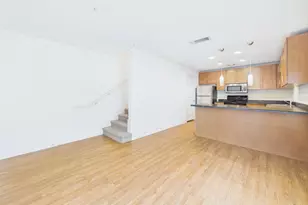 711 W 32nd St, Austin, TX 78705 - Photo 8