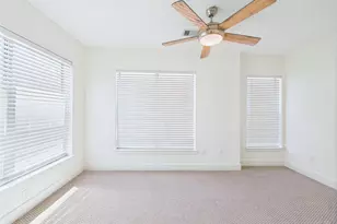 711 W 32nd St, Austin, TX 78705 - Photo 24