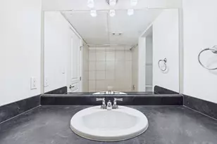 711 W 32nd St, Austin, TX 78705 - Photo 22