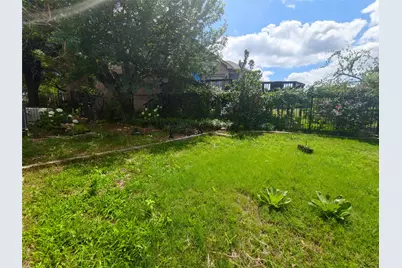 10000 Planters Woods Drive, Austin, TX 78730 - Photo 20