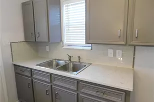 305 Blackson Ave, Austin, TX 78752 - Photo 6