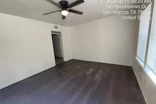 920-922 E Bluebonnet Dr, San Marcos, TX 78666 - Photo 4