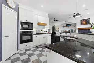 150 Manchester Ln, Austin, TX 78737 - Photo 8