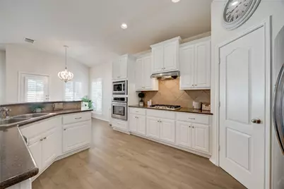 12920 Appaloosa Chase Drive, Austin, TX 78732 - Photo 8