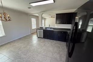 206 Windridge Dr N, Lockhart, TX 78644 - Photo 4