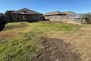 206 Windridge Dr N, Lockhart, TX 78644 - Photo 16