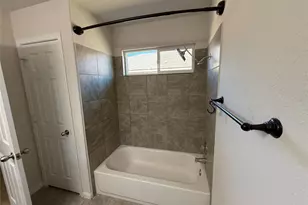 206 Windridge Dr N, Lockhart, TX 78644 - Photo 10