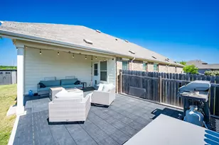 402 Pulitzer Dr, Hutto, TX 78634 - Photo 28