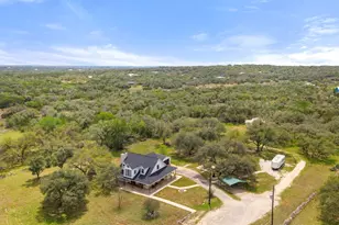 8139 Ozark Dr, San Marcos, TX 78666 - Photo 6