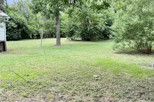 415 E 7th St, Taylor, TX 76574 - Photo 22