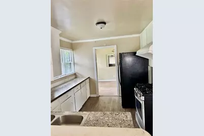 415 E 7th Street, Taylor, TX 76574 - Photo 12