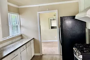 415 E 7th St, Taylor, TX 76574 - Photo 12