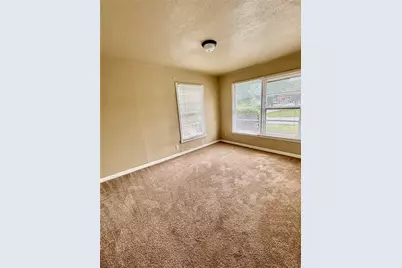 415 E 7th Street, Taylor, TX 76574 - Photo 16