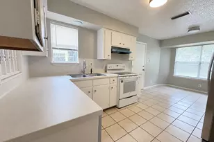 12401 Tree Line Dr, Austin, TX 78729 - Photo 8