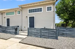 2200 Rosewood Ave, Austin, TX 78702 - Photo 1