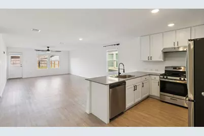 9028 James Bowie, Seguin, TX 78155 - Photo 2